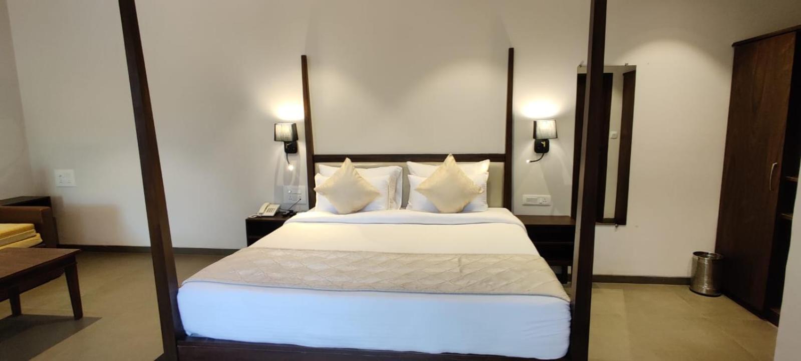 R R Heritage Resort Pure Vegetarian Mahābaleshwar Eksteriør bilde